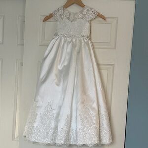 Elegant White Lace Flower Girl Dress